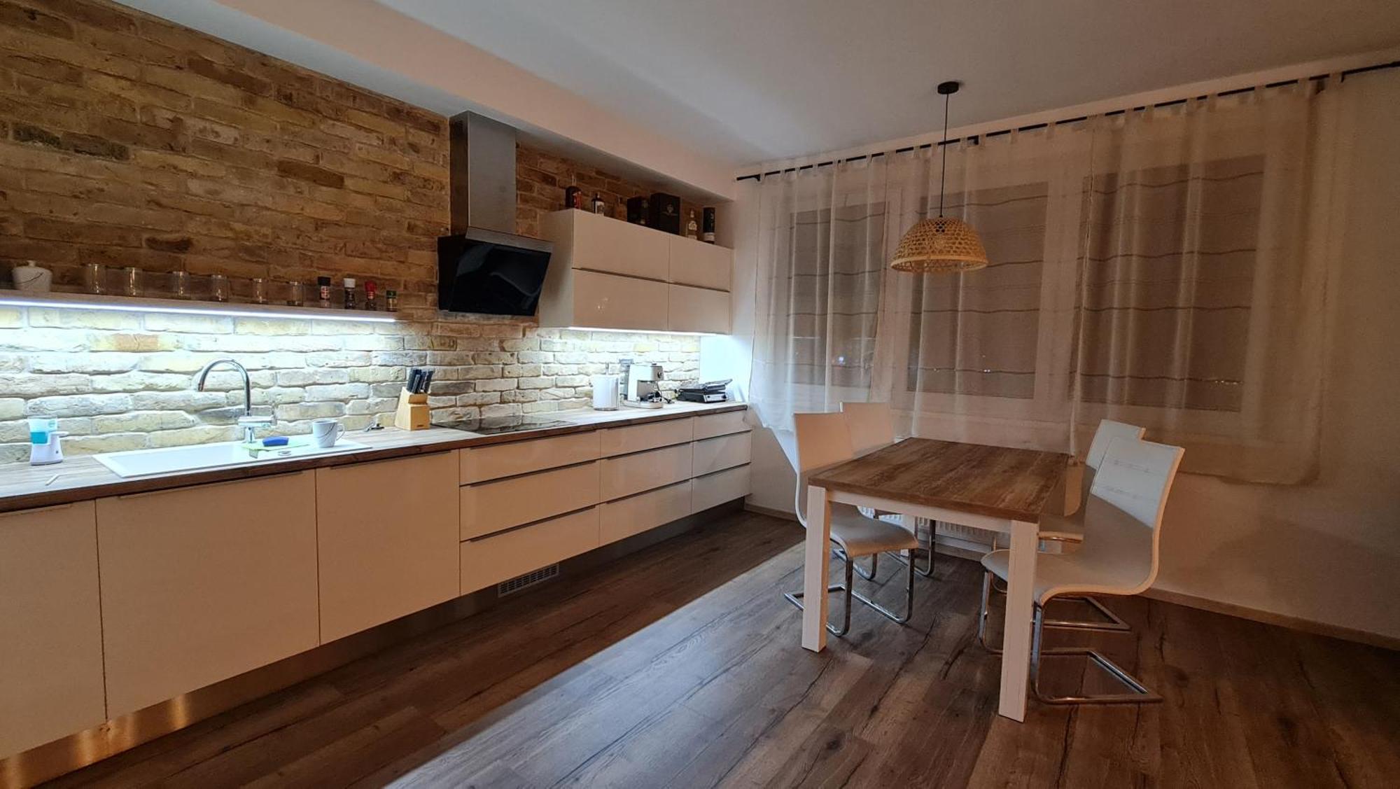 Jack'S Apartment เตร็นชีน ภายนอก รูปภาพ